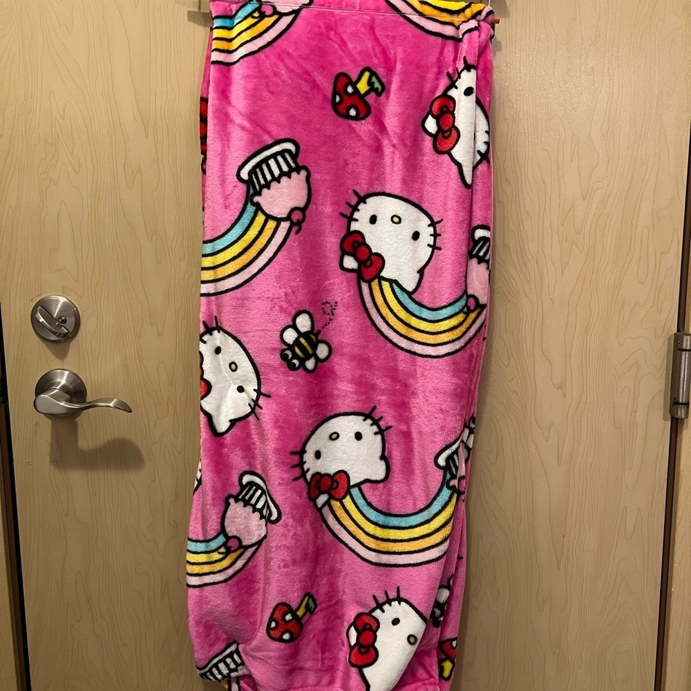Hello kitty meow rainbows blanket